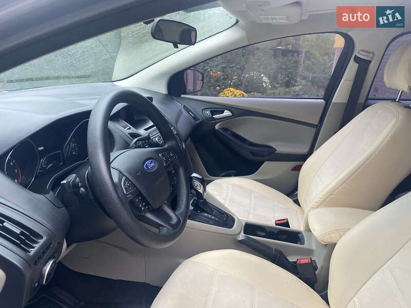 Седан Ford Focus 2015 в Калуші