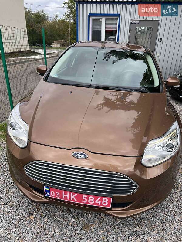 Хэтчбек Ford Focus 2013 в 
