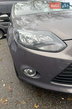 Хэтчбек Ford Focus 2013 в 