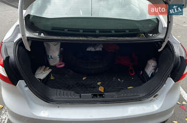 Седан Ford Focus 2012 в 