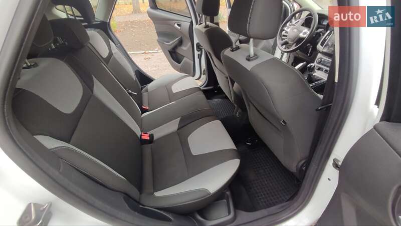 Хэтчбек Ford Focus 2012 в Запорожье фото 15 Хэтчбек Ford Focus 2012 в Запорожье