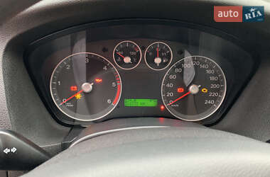 Хетчбек Ford Focus 2005 в 