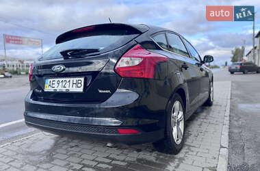 Хэтчбек Ford Focus 2011 в 