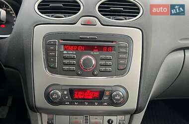 Хетчбек Ford Focus 2010 в 