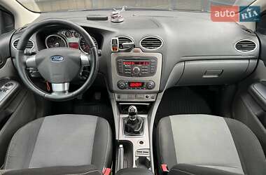 Хетчбек Ford Focus 2010 в 