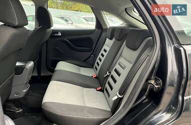 Хетчбек Ford Focus 2010 в 