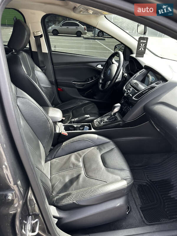 Хэтчбек Ford Focus 2015 в Киеве фото 5 Хэтчбек Ford Focus 2015 в Киеве