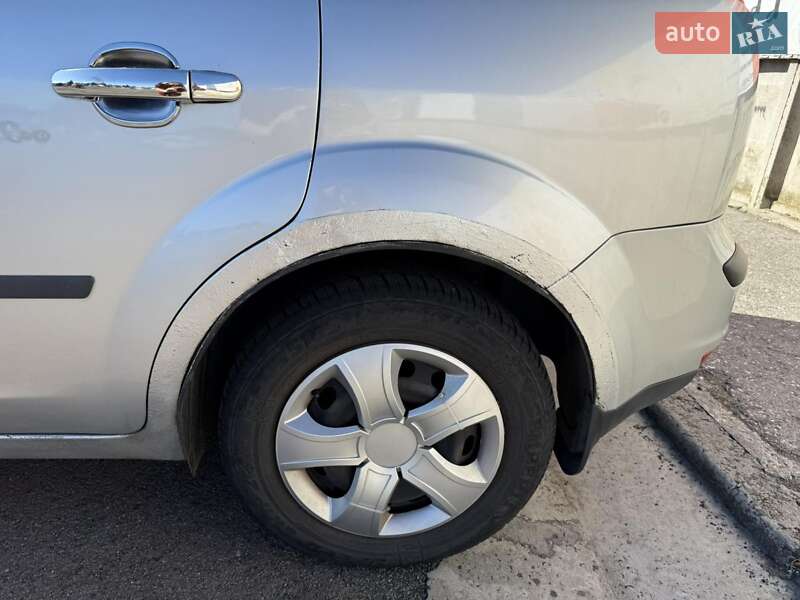 Хэтчбек Ford Focus 2004 в Мукачево фото 5 Хэтчбек Ford Focus 2004 в Мукачево