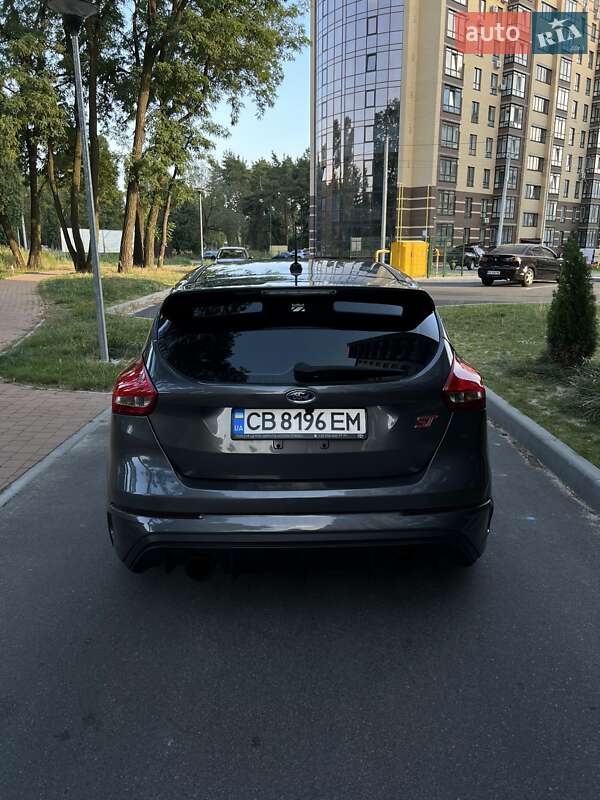 Хетчбек Ford Focus 2015 в Чернігові