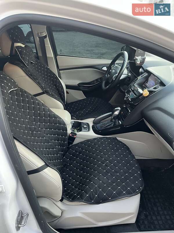 Хэтчбек Ford Focus 2013 в Сумах