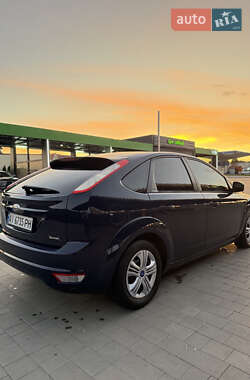 Хэтчбек Ford Focus 2011 в 