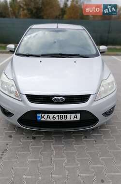 Хэтчбек Ford Focus 2010 в 