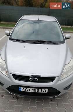 Хэтчбек Ford Focus 2010 в 