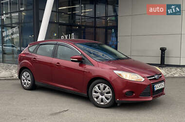 Хэтчбек Ford Focus 2012 в 