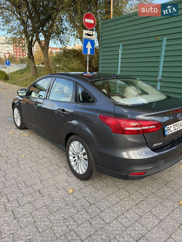 Седан Ford Focus 2016 в Львові