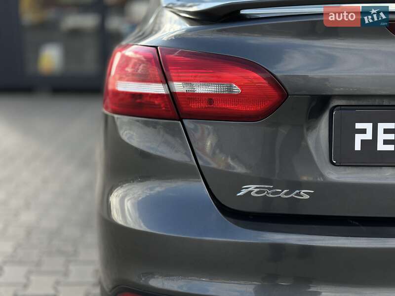 Седан Ford Focus 2016 в Черновцах