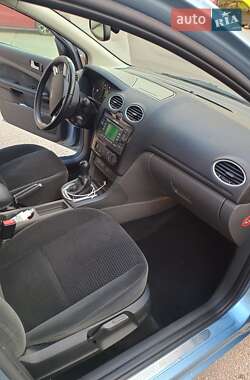 Седан Ford Focus 2005 в 