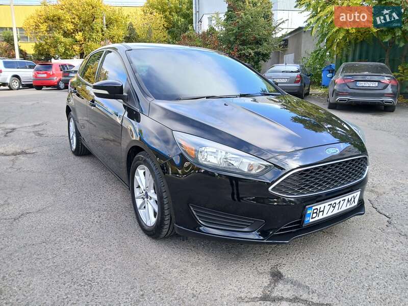 Хетчбек Ford Focus 2015 в 