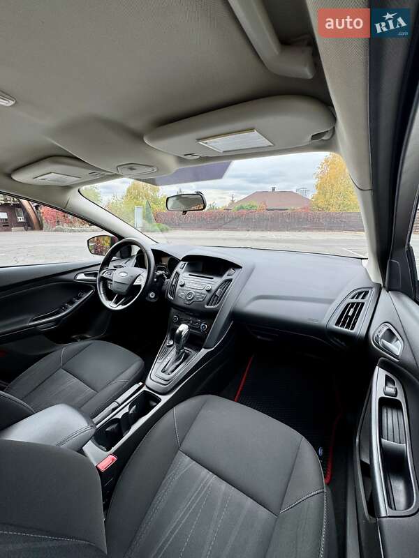 Хэтчбек Ford Focus 2016 в Днепре