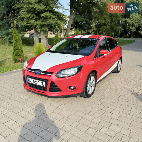 Хетчбек Ford Focus 2011 в 