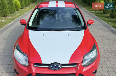 Хетчбек Ford Focus 2011 в 