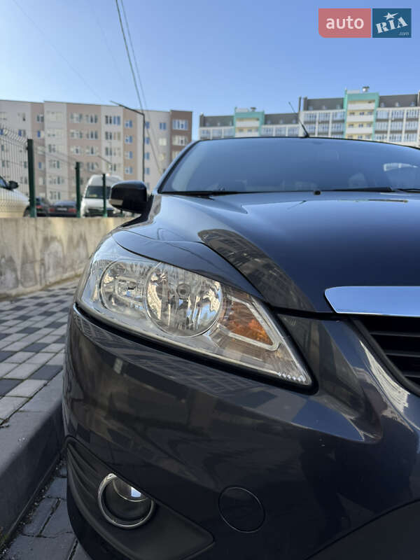 Седан Ford Focus 2010 в Хмельницькому фото 24 Седан Ford Focus 2010 в Хмельницькому