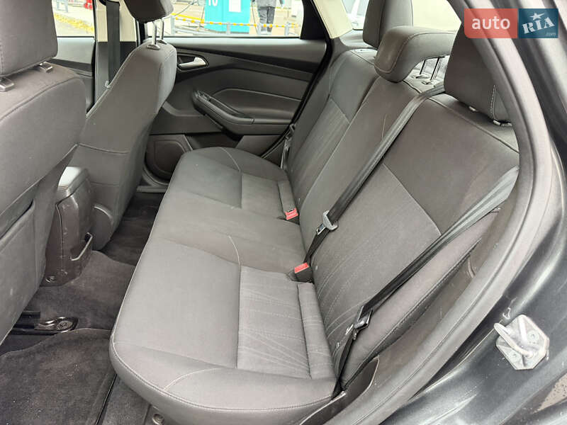 Седан Ford Focus 2017 в Киеве