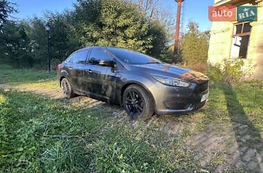 Седан Ford Focus 2015 в 