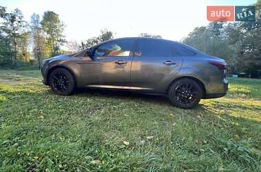 Седан Ford Focus 2015 в 
