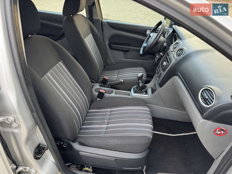 Універсал Ford Focus 2010 в Долині фото 26 Універсал Ford Focus 2010 в Долині