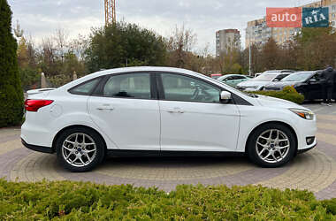 Седан Ford Focus 2015 в 