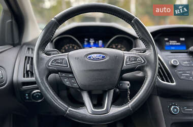 Седан Ford Focus 2015 в 