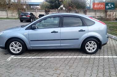 Хэтчбек Ford Focus 2006 в  фото 2 Хэтчбек Ford Focus 2006 в