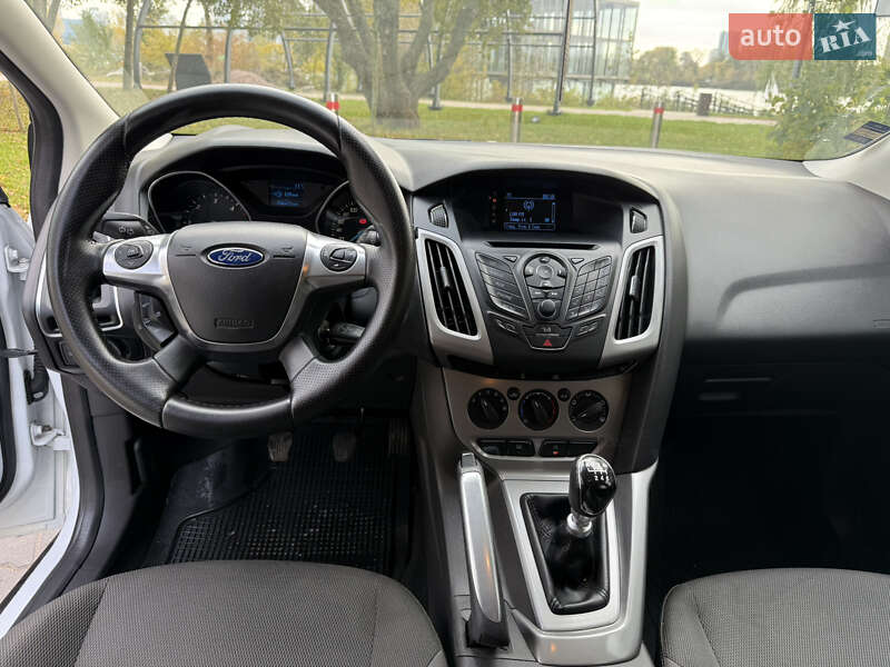 Универсал Ford Focus 2013 в Киеве фото 30 Универсал Ford Focus 2013 в Киеве