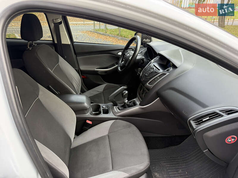 Универсал Ford Focus 2013 в Киеве фото 36 Универсал Ford Focus 2013 в Киеве