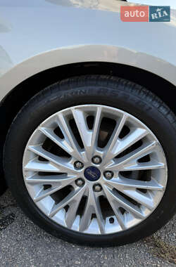 Хетчбек Ford Focus 2015 в 