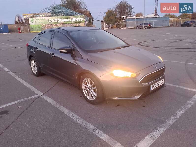 Седан Ford Focus 2015 в Днепре фото Седан Ford Focus 2015 в Днепре