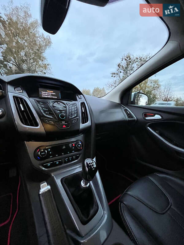 Універсал Ford Focus 2013 в Звягелі