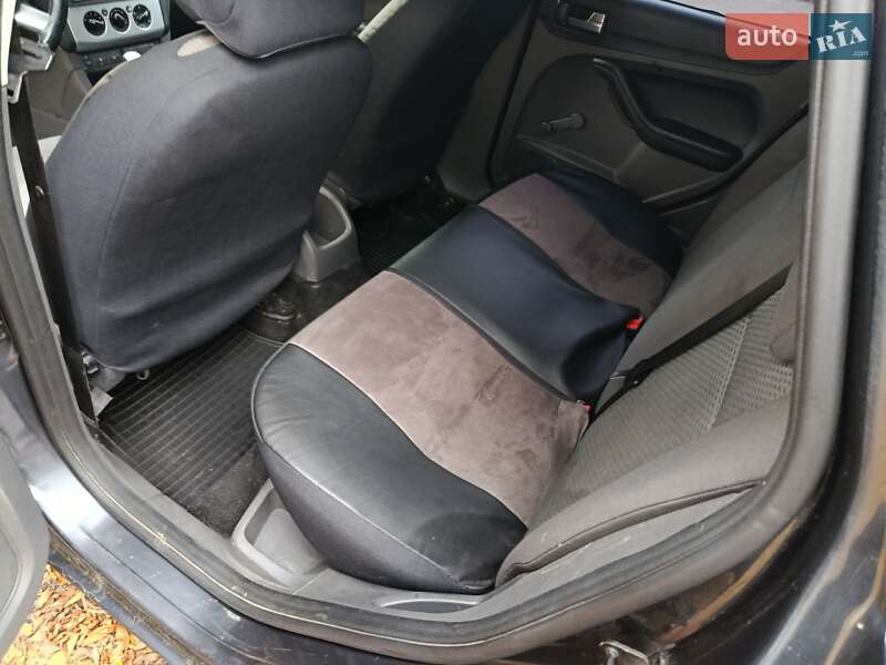 Універсал Ford Focus 2005 в Рівному фото 10 Універсал Ford Focus 2005 в Рівному