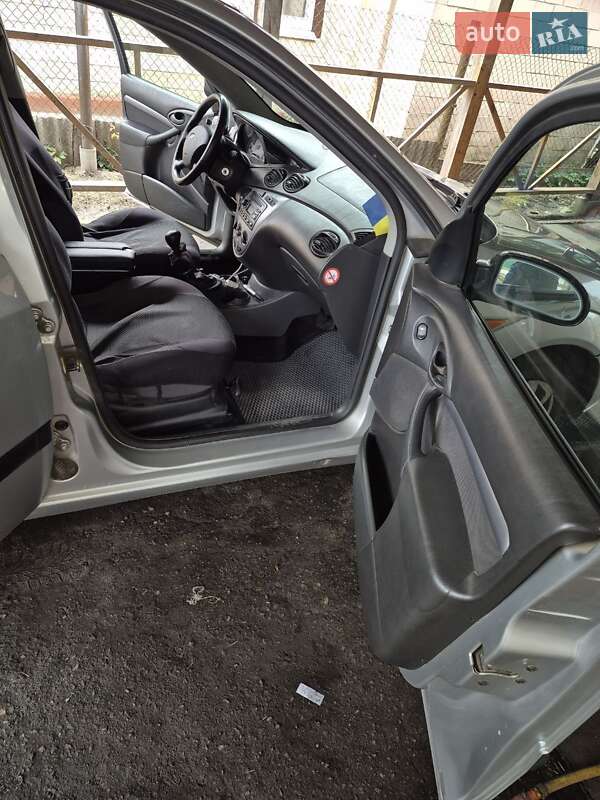 Хетчбек Ford Focus 2003 в Золотоноші фото 12 Хетчбек Ford Focus 2003 в Золотоноші