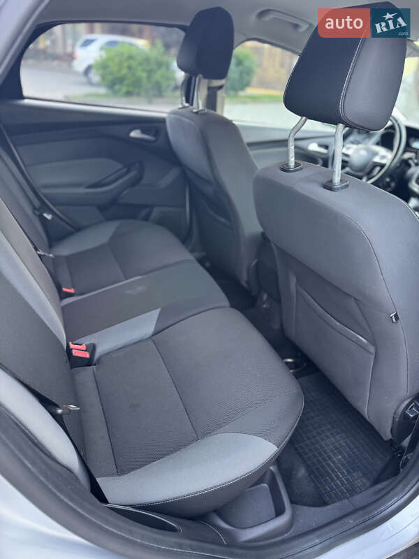 Хэтчбек Ford Focus 2011 в Тячеве фото 14 Хэтчбек Ford Focus 2011 в Тячеве