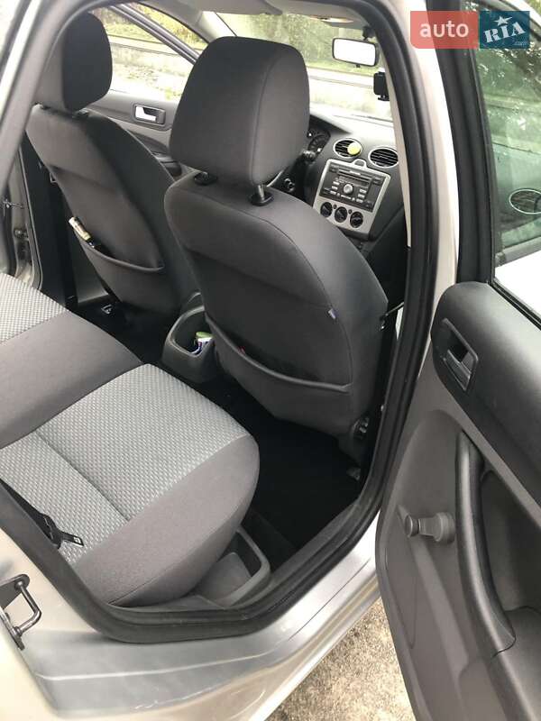 Хетчбек Ford Focus 2005 в Золочеві фото 8 Хетчбек Ford Focus 2005 в Золочеві