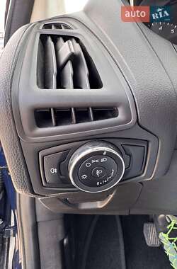 Хэтчбек Ford Focus 2014 в 