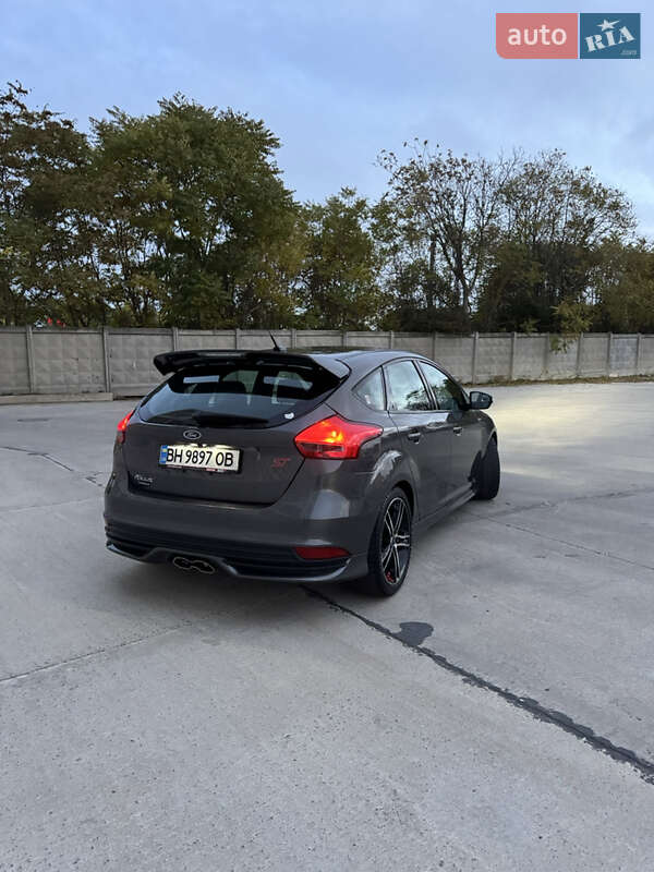 Хетчбек Ford Focus 2015 в Одесі фото 5 Хетчбек Ford Focus 2015 в Одесі