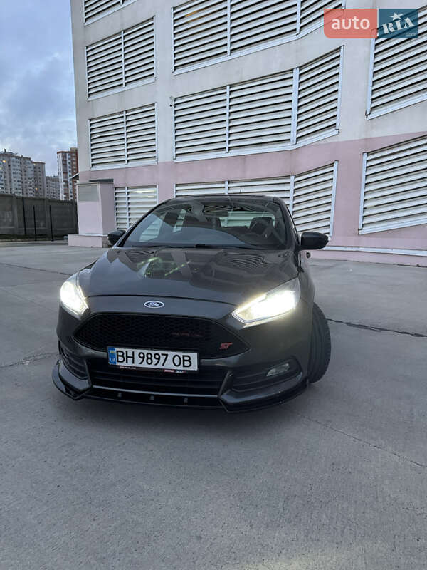 Хетчбек Ford Focus 2015 в Одесі фото 11 Хетчбек Ford Focus 2015 в Одесі