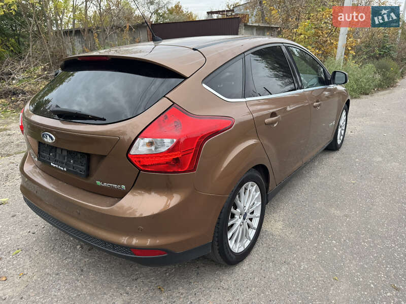 Хэтчбек Ford Focus 2013 в Одессе