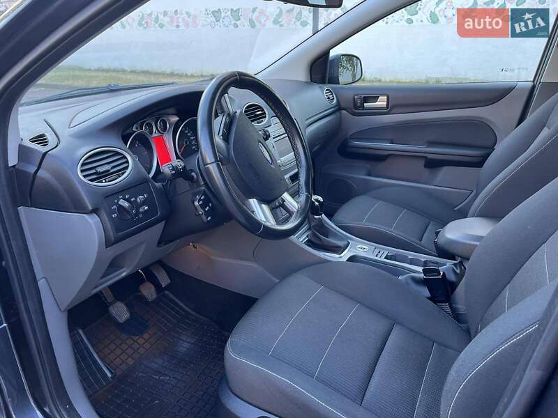 Універсал Ford Focus 2010 в Івано-Франківську