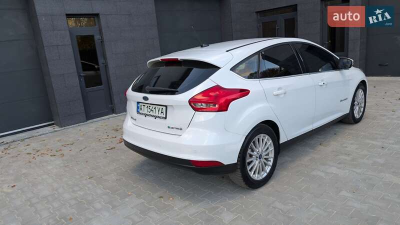 Хетчбек Ford Focus 2017 в Косові фото 8 Хетчбек Ford Focus 2017 в Косові