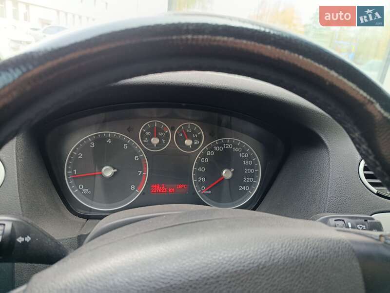 Седан Ford Focus 2007 в Кам'янському фото 2 Седан Ford Focus 2007 в Кам'янському