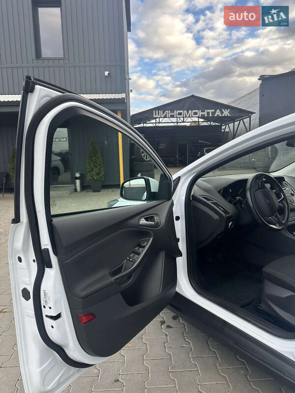 Седан Ford Focus 2017 в Чернівцях фото 9 Седан Ford Focus 2017 в Чернівцях